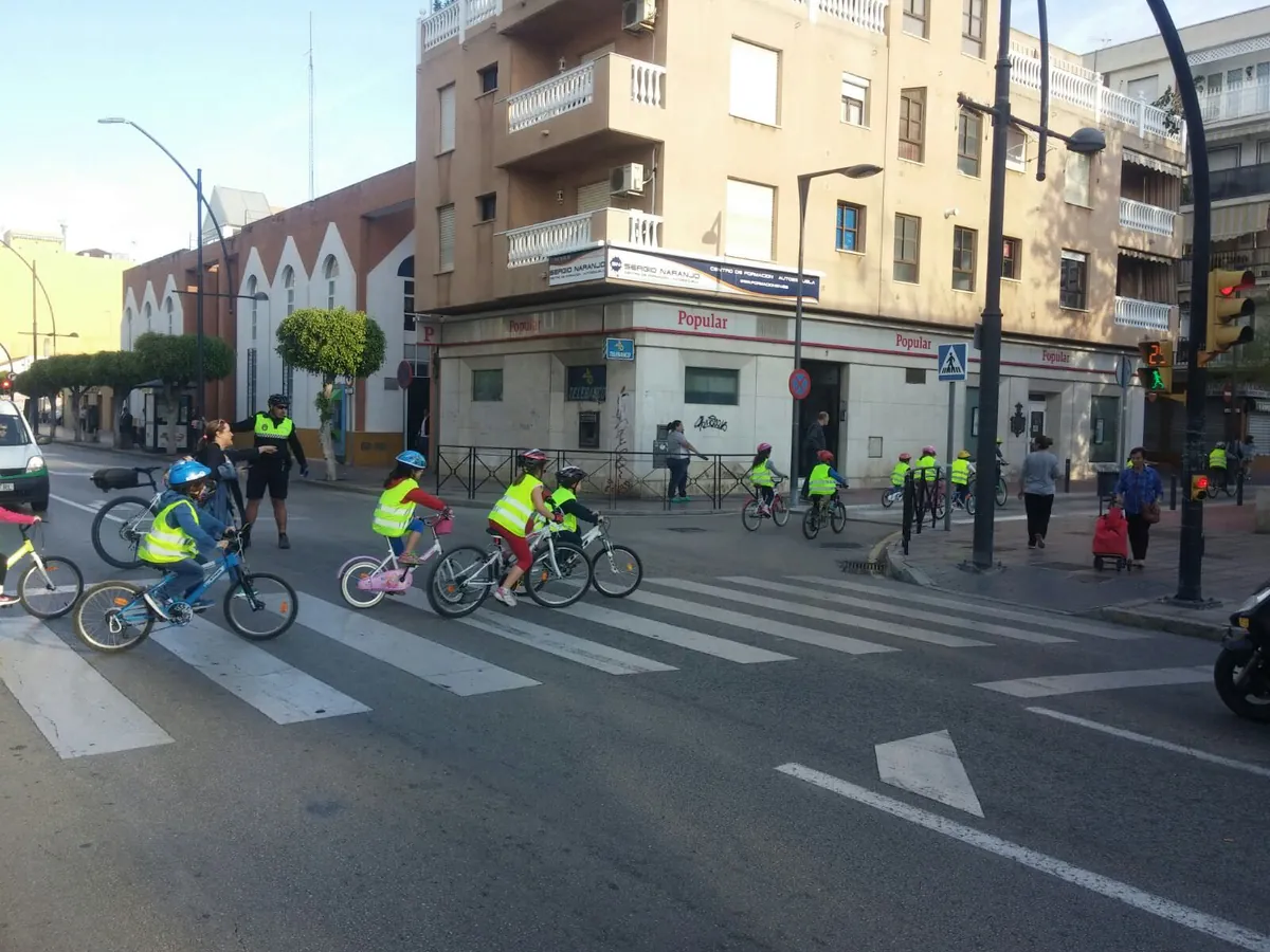 Noticia: Caminos escolares para combatir la contaminación y fomentar la movilidad sostenible. - Green Globe