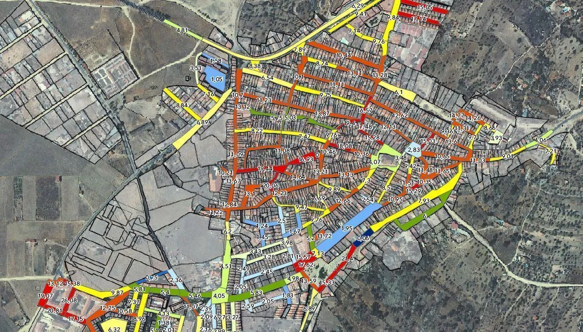 Plano de iluminancia media real — mapa lumínico municipal Green Globe Mapa lumínico de iluminancia media real por calles — niveles de lux codificados en colores